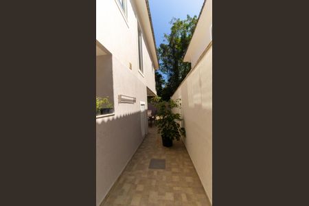 Casa à venda com 140m², 3 quartos e 2 vagas Casa à venda com 140m², 3 quartos e 2 vagasQuintal