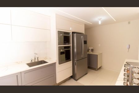 Casa à venda com 140m², 3 quartos e 2 vagas Casa à venda com 140m², 3 quartos e 2 vagasCozinha