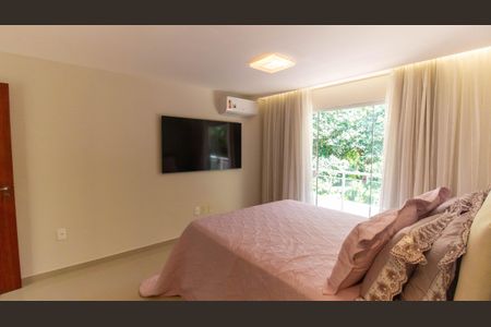 Casa à venda com 140m², 3 quartos e 2 vagas Casa à venda com 140m², 3 quartos e 2 vagasSuíte