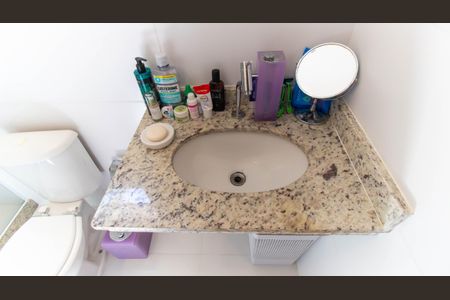 Casa à venda com 140m², 3 quartos e 2 vagas Casa à venda com 140m², 3 quartos e 2 vagasBanheiro da Suíte