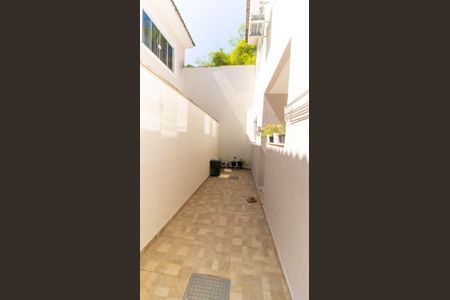 Casa à venda com 140m², 3 quartos e 2 vagas Casa à venda com 140m², 3 quartos e 2 vagasQuintal