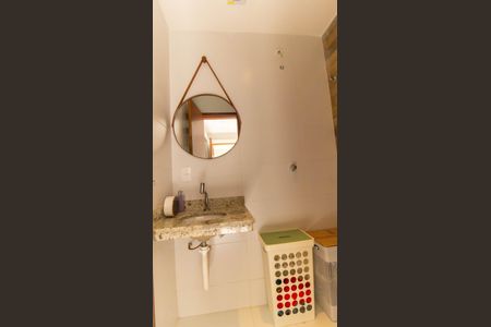 Casa à venda com 140m², 3 quartos e 2 vagas Casa à venda com 140m², 3 quartos e 2 vagasBanheiro de Serviço