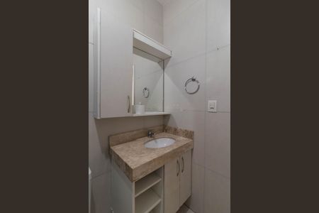 Casa à venda com 179m², 5 quartos e 4 vagas Casa à venda com 179m², 5 quartos e 4 vagasBanheiro Social
