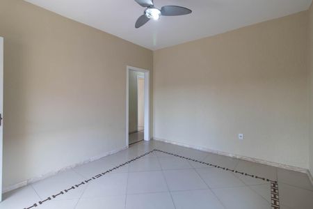 Casa à venda com 179m², 5 quartos e 4 vagasSala