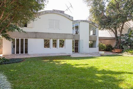 Casa à venda com 589m², 3 quartos e 6 vagas