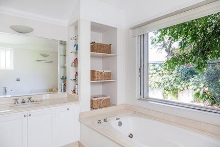 Casa à venda com 589m², 3 quartos e 6 vagas