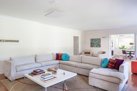 Casa à venda com 589m², 3 quartos e 6 vagas