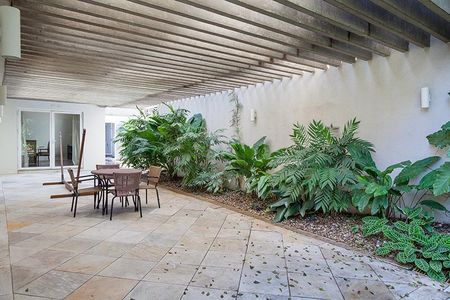 Casa à venda com 589m², 3 quartos e 6 vagas
