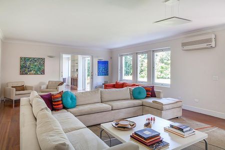Casa à venda com 589m², 3 quartos e 6 vagas