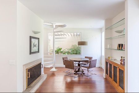 Casa à venda com 589m², 3 quartos e 6 vagas