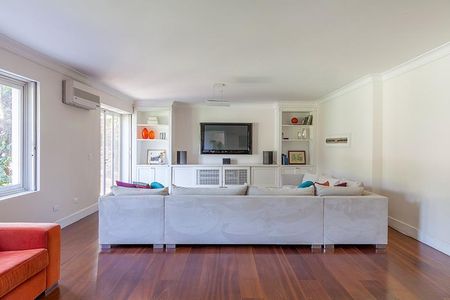 Casa à venda com 589m², 3 quartos e 6 vagas
