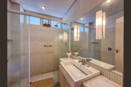 Apartamento à venda com 107m², 3 quartos e 1 vaga Apartamento à venda com 107m², 3 quartos e 1 vagaBanheiro