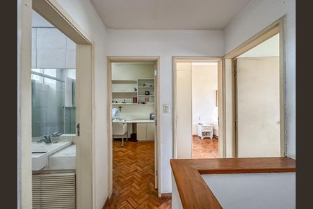 Apartamento à venda com 107m², 3 quartos e 1 vaga Apartamento à venda com 107m², 3 quartos e 1 vagaHall