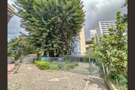 Apartamento à venda com 107m², 3 quartos e 1 vaga Apartamento à venda com 107m², 3 quartos e 1 vagaFachada