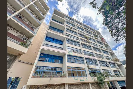 Apartamento à venda com 107m², 3 quartos e 1 vaga Apartamento à venda com 107m², 3 quartos e 1 vagaFachada