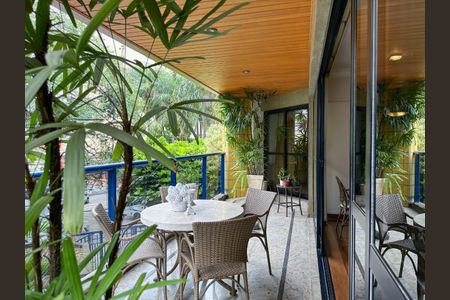 Apartamento à venda com 256m², 4 quartos e 3 vagas