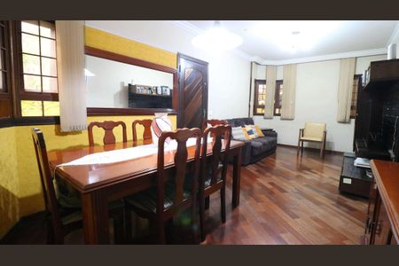 Casa à venda com 3 quartos, 125m² em Vila Nova Carolina, São Paulo