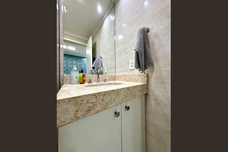 Apartamento à venda com 154m², 3 quartos e 3 vagas Apartamento à venda com 154m², 3 quartos e 3 vagasSuíte 2 Banheiro