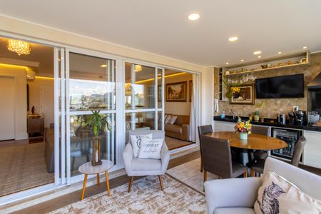 Apartamento à venda com 154m², 3 quartos e 3 vagas Apartamento à venda com 154m², 3 quartos e 3 vagasVaranda Gourmet