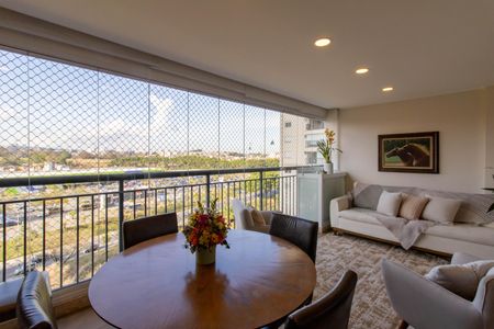 Apartamento à venda com 154m², 3 quartos e 3 vagas Apartamento à venda com 154m², 3 quartos e 3 vagasVaranda Gourmet