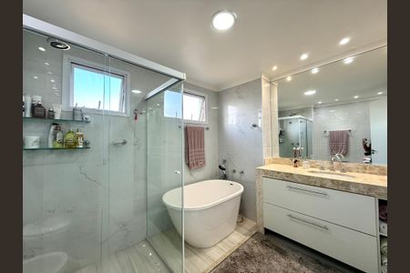 Apartamento à venda com 154m², 3 quartos e 3 vagas Apartamento à venda com 154m², 3 quartos e 3 vagasSuíte 1 Banheiro