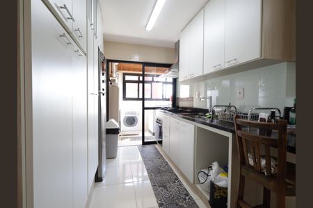 Apartamento para alugar com 110m², 2 quartos e 2 vagasCozinha