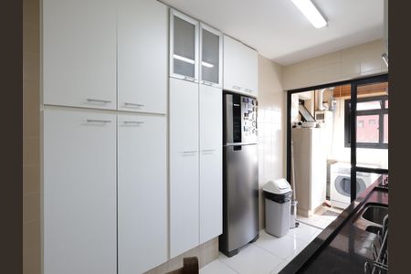 Apartamento para alugar com 110m², 2 quartos e 2 vagasCozinha