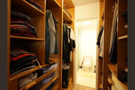 Apartamento para alugar com 110m², 2 quartos e 2 vagasCloset da suíte