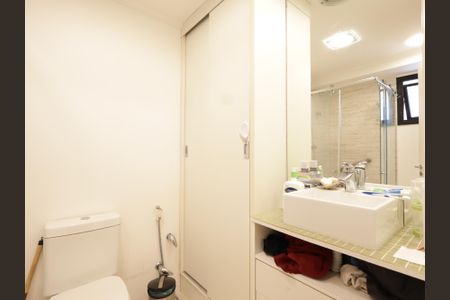 Apartamento para alugar com 110m², 2 quartos e 2 vagasBanheiro da Suíte