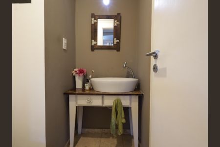 Apartamento para alugar com 110m², 2 quartos e 2 vagasLavabo