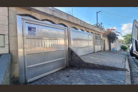 Casa à venda com 300m², 4 quartos e 5 vagas Casa à venda com 300m², 4 quartos e 5 vagasFachada