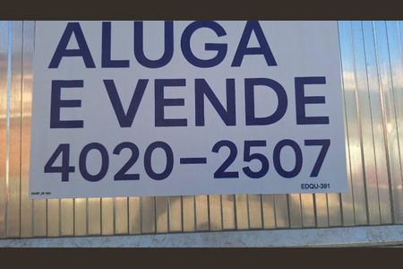Casa à venda com 300m², 4 quartos e 5 vagas Casa à venda com 300m², 4 quartos e 5 vagasPlaca