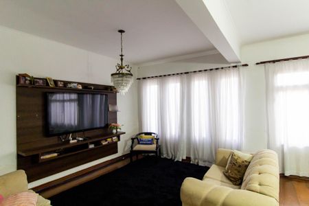 Casa à venda com 300m², 4 quartos e 5 vagasSala