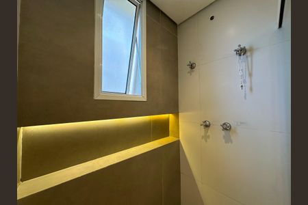 Apartamento para alugar com 65m², 2 quartos e 1 vaga Apartamento para alugar com 65m², 2 quartos e 1 vagaBanheiro da Suíte