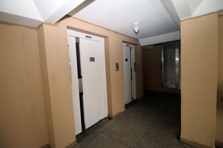 Apartamento à venda com 100m², 3 quartos e 1 vagaHall de elevadores