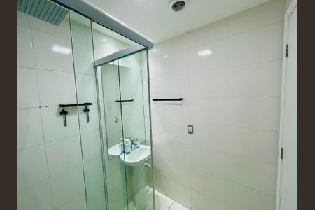 Apartamento à venda com 43m², 2 quartos e 1 vaga Apartamento à venda com 43m², 2 quartos e 1 vagaBanheiro