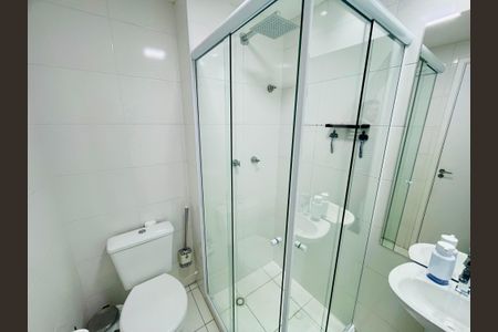 Apartamento à venda com 43m², 2 quartos e 1 vaga Apartamento à venda com 43m², 2 quartos e 1 vagaBanheiro
