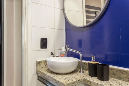 Apartamento à venda com 52m², 2 quartos e 1 vaga Apartamento à venda com 52m², 2 quartos e 1 vagaBanheiro