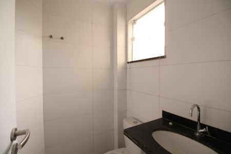 Casa de condomínio à venda com 81m², 2 quartos e 1 vagaLavabo