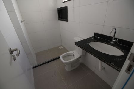 Casa de condomínio à venda com 81m², 2 quartos e 1 vagaSuíte 1 - Banheiro