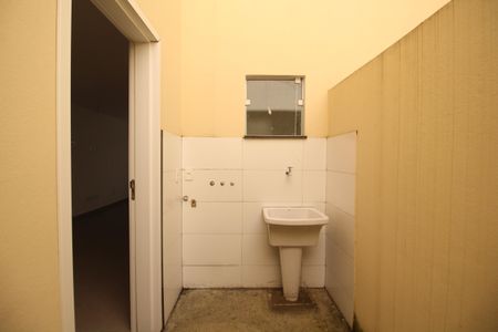 Casa de condomínio à venda com 81m², 2 quartos e 1 vagaÁrea de Serviço