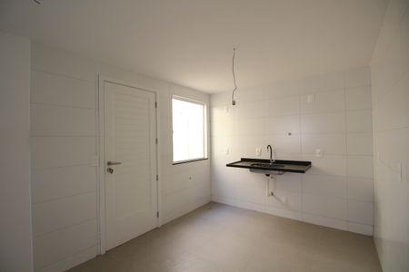 Casa de condomínio à venda com 81m², 2 quartos e 1 vagaCozinha