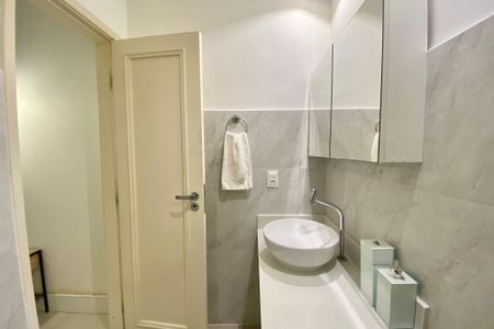 Apartamento à venda com 56m², 1 quarto e sem vaga Apartamento à venda com 56m², 1 quarto e sem vagaSuite - Banheiro