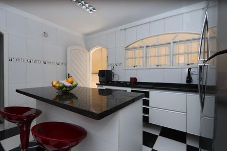 Casa à venda com 250m², 2 quartos e 2 vagasCozinha