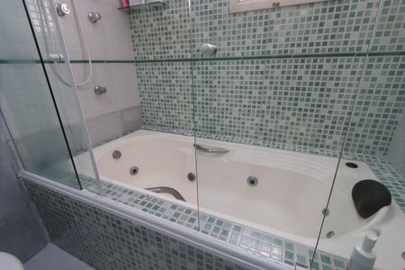 Casa à venda com 250m², 2 quartos e 2 vagasBanheiro da Suíte