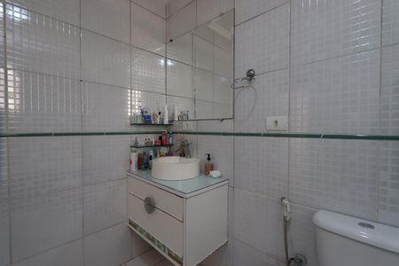 Casa à venda com 250m², 2 quartos e 2 vagasBanheiro da Suíte