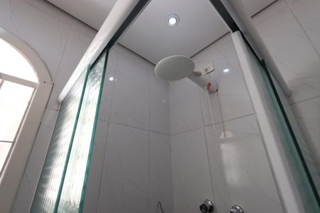 Casa à venda com 250m², 2 quartos e 2 vagasBanheiro Social