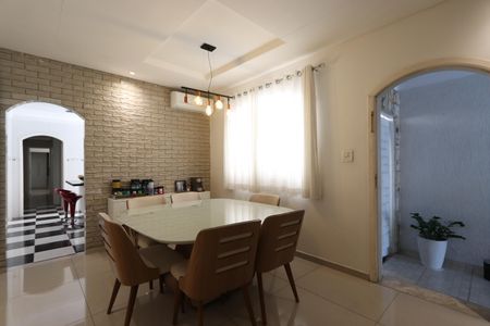 Casa à venda com 250m², 2 quartos e 2 vagasSala de Jantar