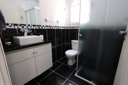 Casa à venda com 250m², 2 quartos e 2 vagasBanheiro Social