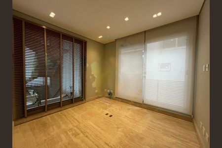 Casa à venda com 4 quartos, 640m² em Centro Comercial Jubran, Barueri